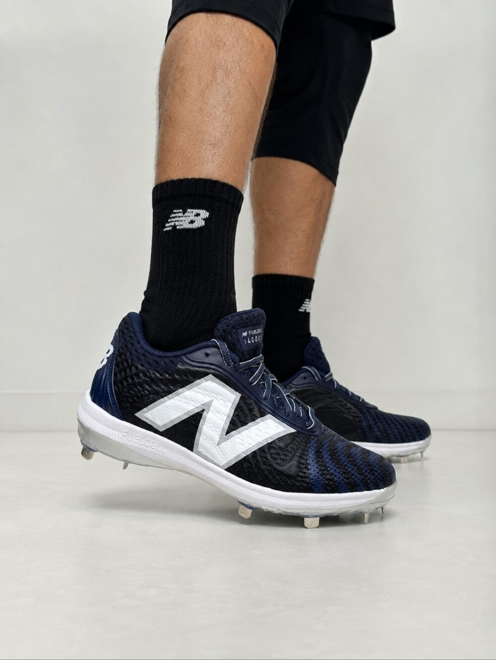 New Balance Baseball Elite Performance FuelCell 4040 V7 Metal Cleats Size 5